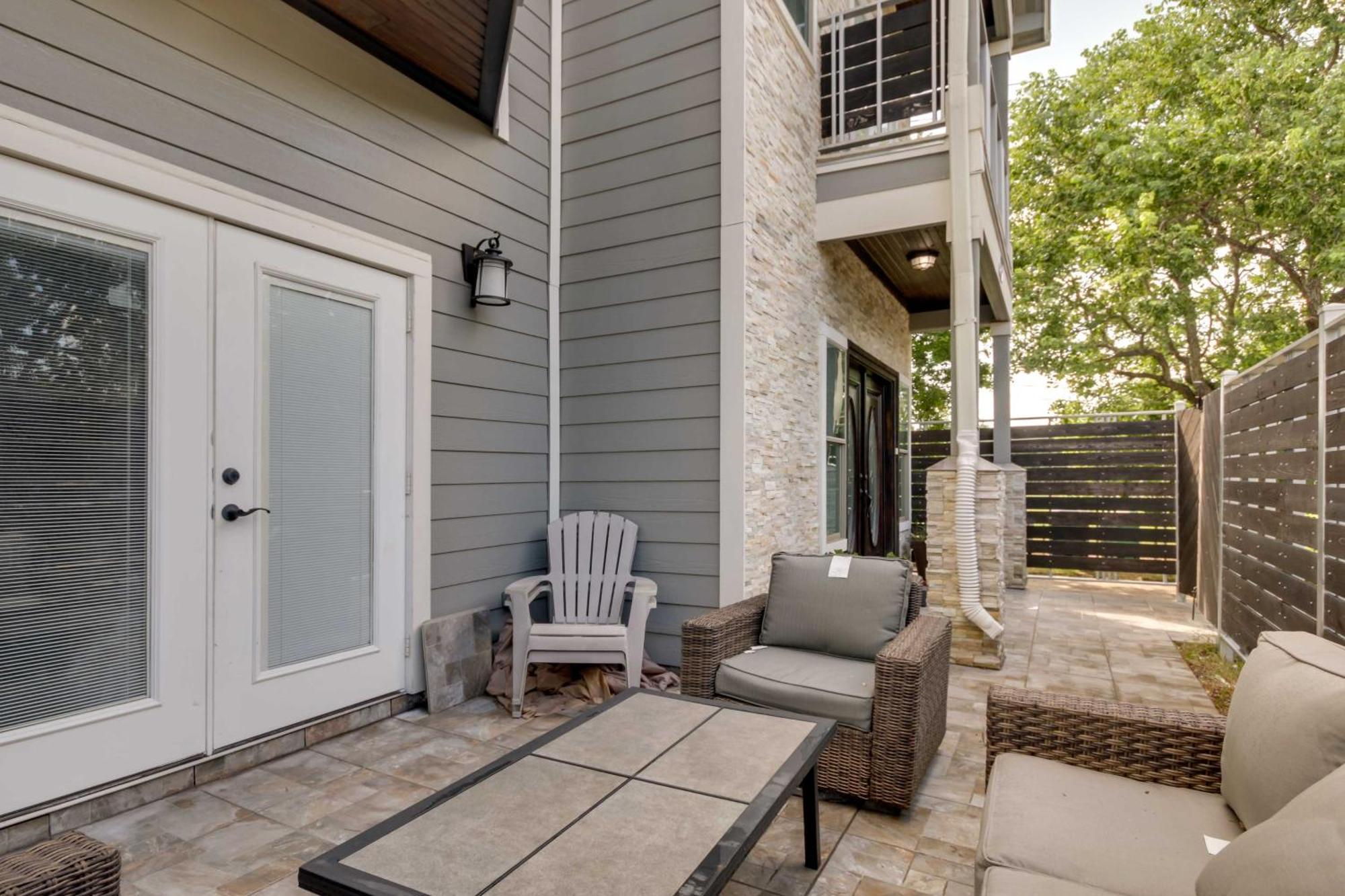 Luxe Southwest Houston Home With Balconies And Patio! Exterior photo