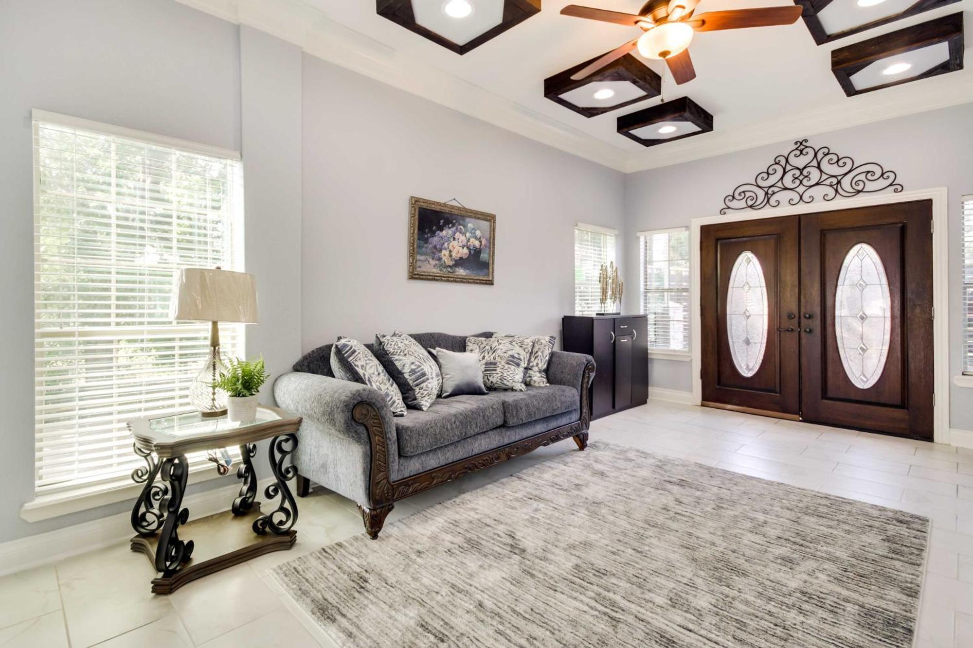Luxe Southwest Houston Home With Balconies And Patio! Exterior photo